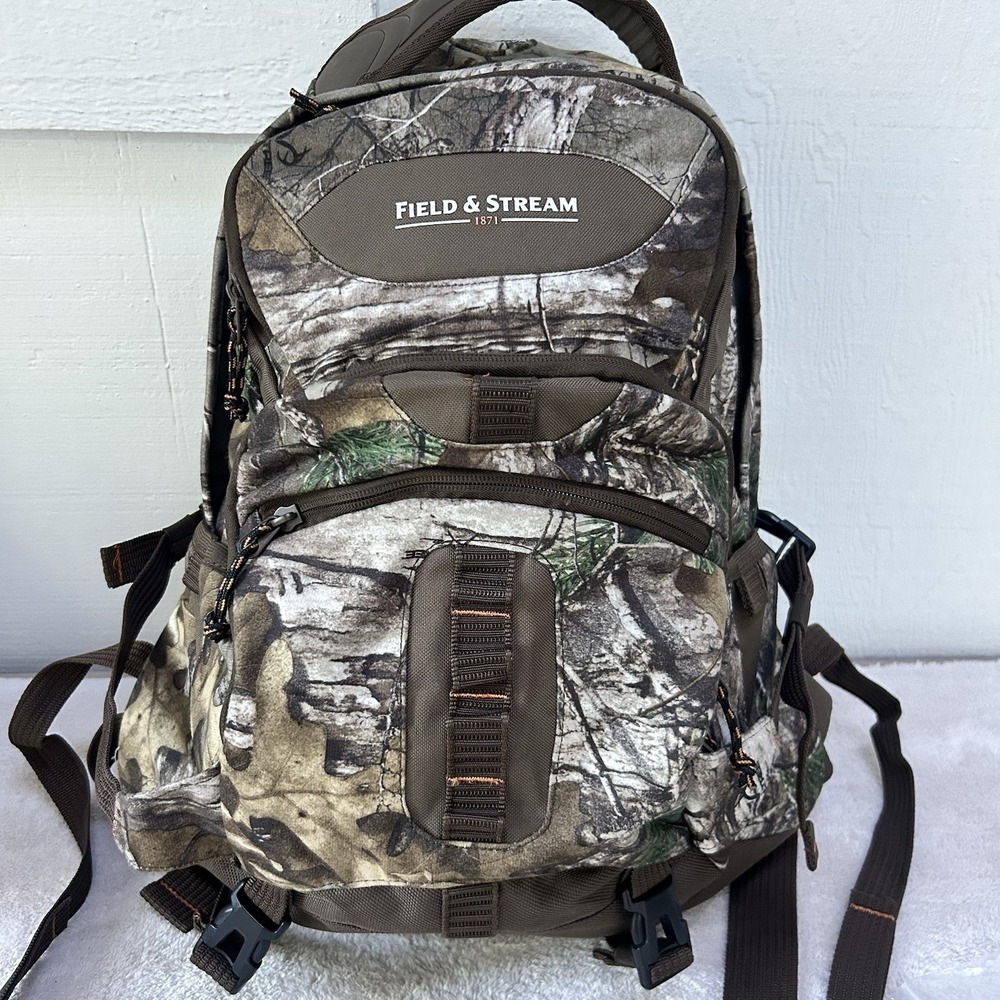 Field & Stream Rogue River Camouflage Backpack Rogue River Hunting Backpack NWOT